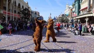 The most rare Disney characters ever in a parade !!