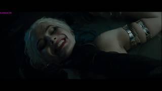 Batman kisses Harley Queen Kiss scene!