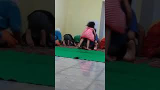 Bapak bapak lagi sholat malah di gangguin akhirnya juga nyungsep itu anak