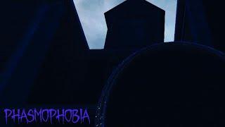 Throwing the Haunted Mirror on the roof of Edgefield | Phasmophobia Clip