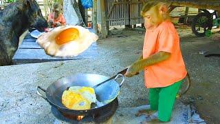 WoW ! SokYaa Cooking Very Skill Omelet For Pao & Eat Very Nice At Home