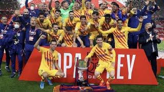 Leo Messi lifts the trophy! (BARÇA COPA DEL REY CELEBRATION) 