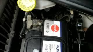 Как снять аккумулятор Citroen C3 Peugeot 308 часть 1-2