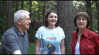 Bill, Judy & Issy demonstrate capturing still photos from video recording