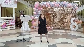 "Нас учили быть птицами". Исполняет Луговцова Лолита, 9 лет.