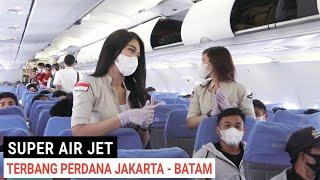 Aktifitas Pramugari Cantik Super Air Jet saat Terbang Perdana Jakarta - Batam IU 854