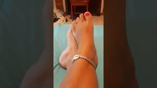 wiggle wiggle - foot fetish video