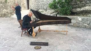 sinteZarium - street musician in Budva, Montenegro