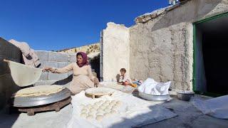 Bakery in front of the cave: the pure skill of a nomadic mother in baking local bread