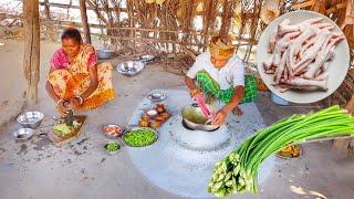 HOW santali tribe couple cooking Chicken Feet Curry With Onion Leaves for their lunch