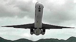 (Pilotdynan) The first planespotting video at Princess Juliana Airport