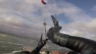 Kitesurefing Learning - Very Gusty, choppy, overpowered! Should stay at home