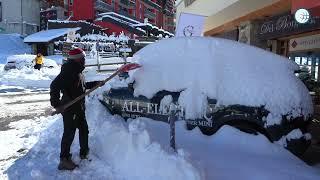 Accumuli ingenti a Prato Nevoso, si spala per liberare le auto