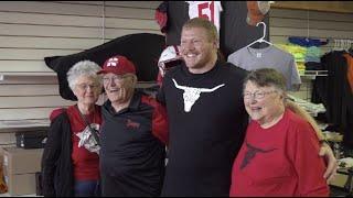 NFL prospect Cam Jurgens holds autograph session in Beatrice ahead of draft