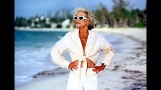 At 74, she proves that elegance has no age!  See how | Inspiration for sophisticated women!