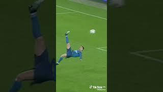 Ronaldo the goat's first bicycle kick