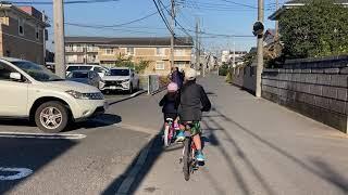 Japan bicycle o “jitenshia”family rides