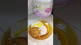 Eps: Mie goreng dan telur ceplok. #asmr #shortsvideo #viral #breakfast #food