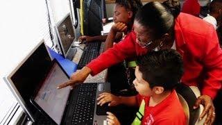 CNN Hero builds mobile computer lab to help community