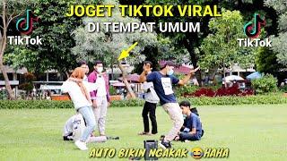 JOGET TIKTOK VIRAL DI DEPAN ORANG LAGI NGUMPUL BIKIN NGAKAK HAHA