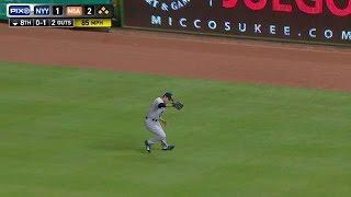 NYY@MIA: Santos wiggles out of a bases-loaded jam