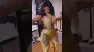 Cardi B Sings Sexyy Red Pound Town Before Her Show