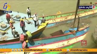 ప్రకాశం బ్యారేజీ బోట్ల తొలగింపు | Operation Underway Remove Boats From Prakasam Barrage