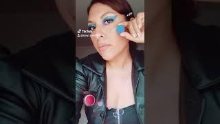 MAQUILLAJE CON SOMBRAS DE CORAZONA 