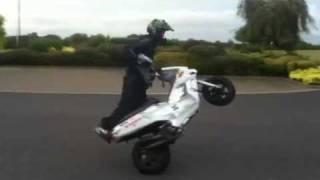 Scooter stunt gilera runner 70 stand up circle wheelie practice, Jordan Bailey