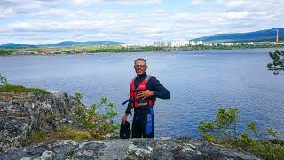 Solo Arctic Kayaking. 13 series. Meeting with a bear. Only the jacket remained of the worker