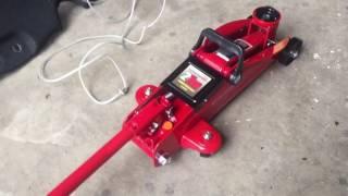 How to Properly Use a Hydraulic Car Jack