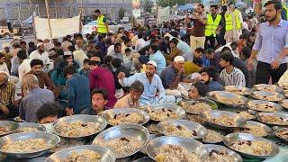 Free Food In Ramadan Iftar Time | 1000+ People Iftar on Road | Biggest Iftar in Pakistan