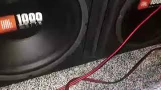 Jbl cs12s Bass test clipping