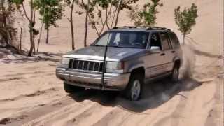 Jeep 5.9 in the sand dunes