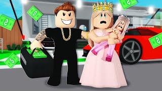 ESSA MENINA MALTRATADA FOI ADOTADA PELA PRINCESA DO BROOKHAVEN : Historinhas de Roblox