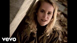 Mary Chapin Carpenter - Passionate Kisses (Video)