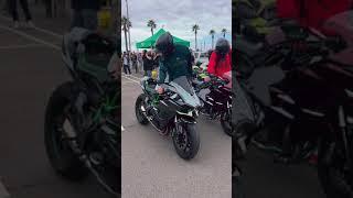 Kawasaki H2 stealing the show 