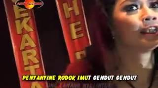 Ratna Antika - Cenut Cenut | Dangdut (Official Music Video)