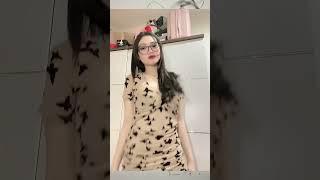 GOYANG PANTAT CROT HOT !!! TIKTOK BIGO LVE TERBARU