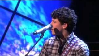 Nick Jonas & The Administration - Who I Am [ Live @ Ellen Show 02_03_2010 }