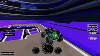 Roblox: Monster Trucks Champions Arena - Grave Digger Monster Truck lap time practice in an arena!