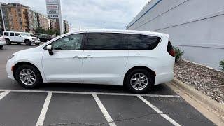 2023 Chrysler Pacifica Touring L FWD Walkaround