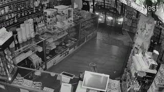 Three Oakland businesses robbed overnight in two-hour span