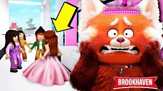 LA MAMAN DE LA PRINCESSE DEVIENT LE PANDA D'ALERTE ROUGE SUR BROOKHAVEN RP ROBLOX! (Turning Red)