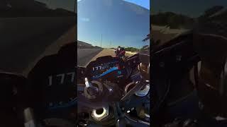 BMW S1000RR vs CBR1000RRR