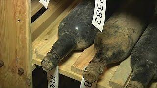125-летнее вино, найденное в тайнике, попробовали дегустаторы (новости)