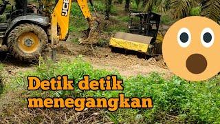 Detik detik menegangkan beko loader tarik compactor Bomag