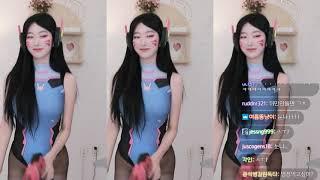 Korean Twitch Streamer does popular dance