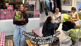 Vintage shopping with my besties & lots of laughter