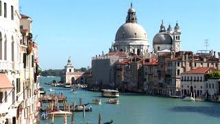 Venice: Between History and Romanticism, the Serenissima that Defies the Tides